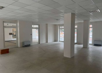 negozio - Negozio via Garibaldi, Casalecchio di Reno - foto 12
