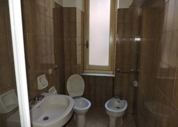Bagno - Quadrilocale via dei Landi, 4, Genova (zona Sampierdarena) - foto 14