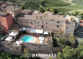 Stable - Palace Via Carlo Allegretti, Monteprandone - photo 1