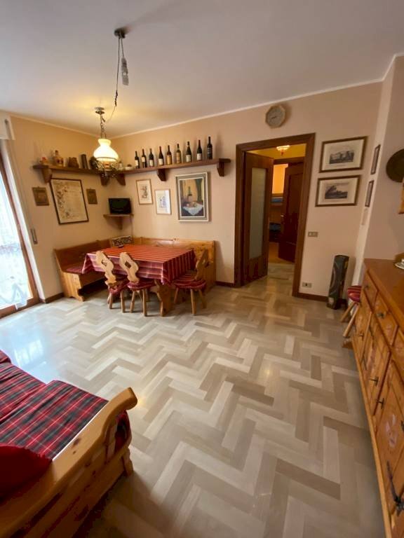 Salone - Bilocale via Giuseppe Francesco Medail, 29, Bardonecchia - foto 1