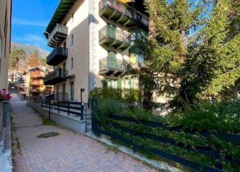 Facciata - Bilocale via Giuseppe Francesco Medail, 39, Bardonecchia - foto 5