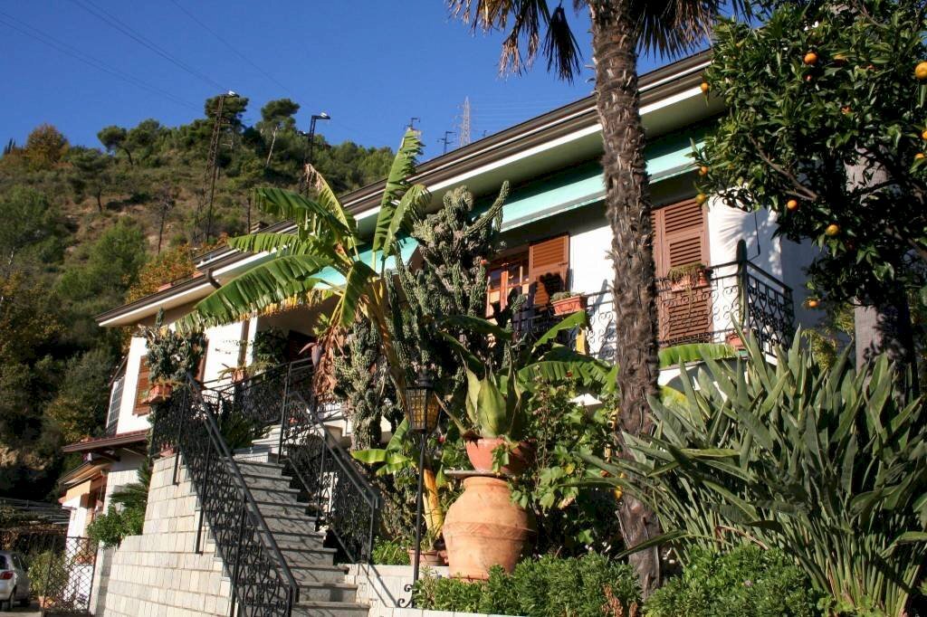 Facciata - Villa strada Ciaixe, 52, Camporosso - foto 2