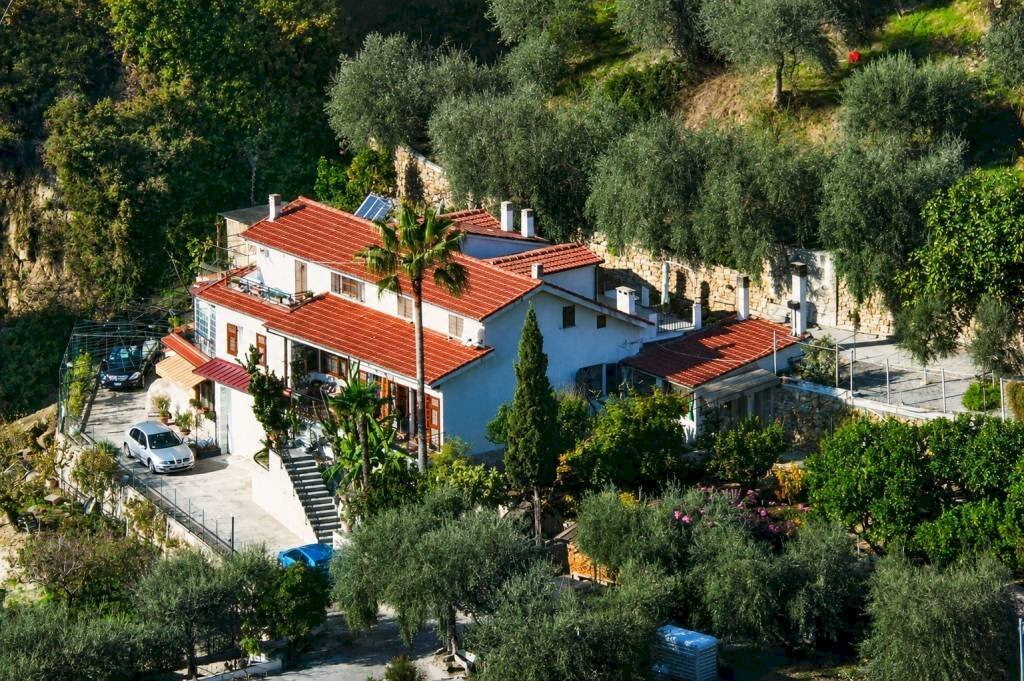 Facciata - Villa strada Ciaixe, 52, Camporosso - foto 1