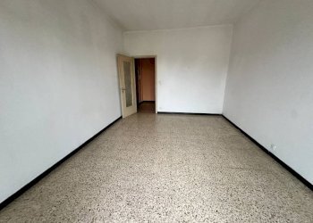 Stanza non arredata - Trilocale viale Eloisia Barbaroux, Carmagnola - foto 5