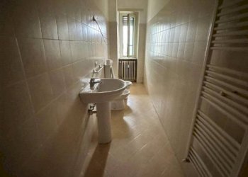 Bagno - Trilocale viale Eloisia Barbaroux, Carmagnola - foto 9