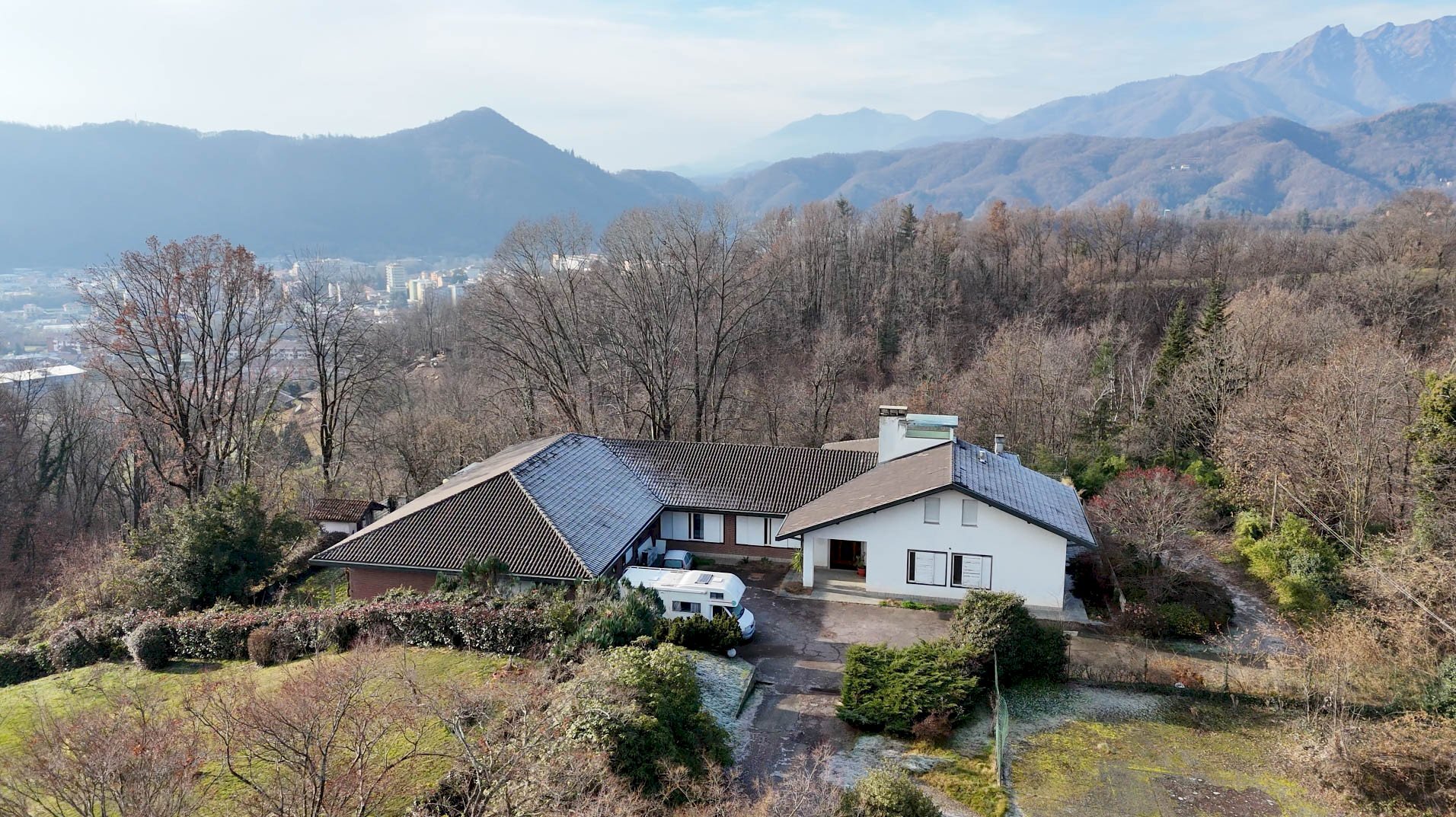 Villa Via Sorelle Ioretti, 2 
 Borgosesia, Borgosesia - foto 1