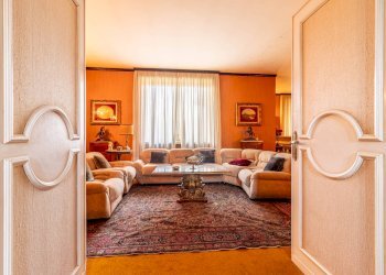 Villa Via Sorelle Ioretti, 2 
 Borgosesia, Borgosesia - foto 11