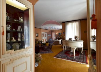 Villa Via Sorelle Ioretti, 2 
 Borgosesia, Borgosesia - foto 13