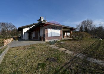 Villa Via Sorelle Ioretti, 2 
 Borgosesia, Borgosesia - foto 48