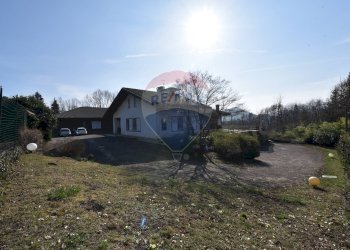 Villa Via Sorelle Ioretti, 2 
 Borgosesia, Borgosesia - foto 49