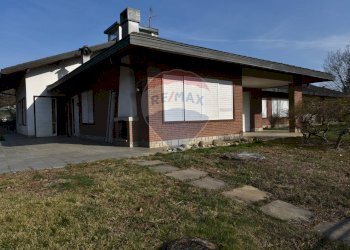 Villa Via Sorelle Ioretti, 2 
 Borgosesia, Borgosesia - foto 50