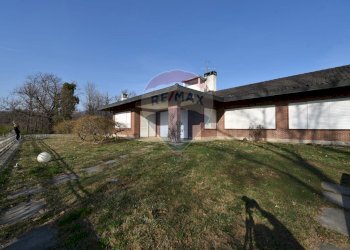 Villa Via Sorelle Ioretti, 2 
 Borgosesia, Borgosesia - foto 52