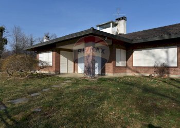 Villa Via Sorelle Ioretti, 2 
 Borgosesia, Borgosesia - foto 53