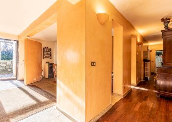 Villa Via Sorelle Ioretti, 2 
 Borgosesia, Borgosesia - foto 76