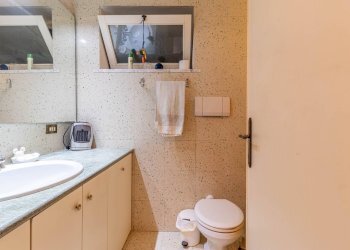 Villa Via Sorelle Ioretti, 2 
 Borgosesia, Borgosesia - foto 79