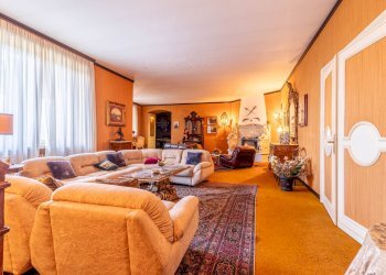 Villa Via Sorelle Ioretti, 2 
 Borgosesia, Borgosesia - foto 81