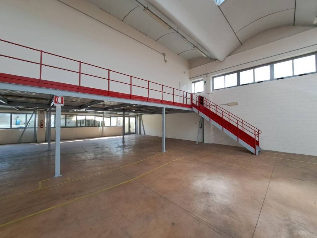 Interno non residenziale - Capannone via Priula, Nervesa della Battaglia - foto 1