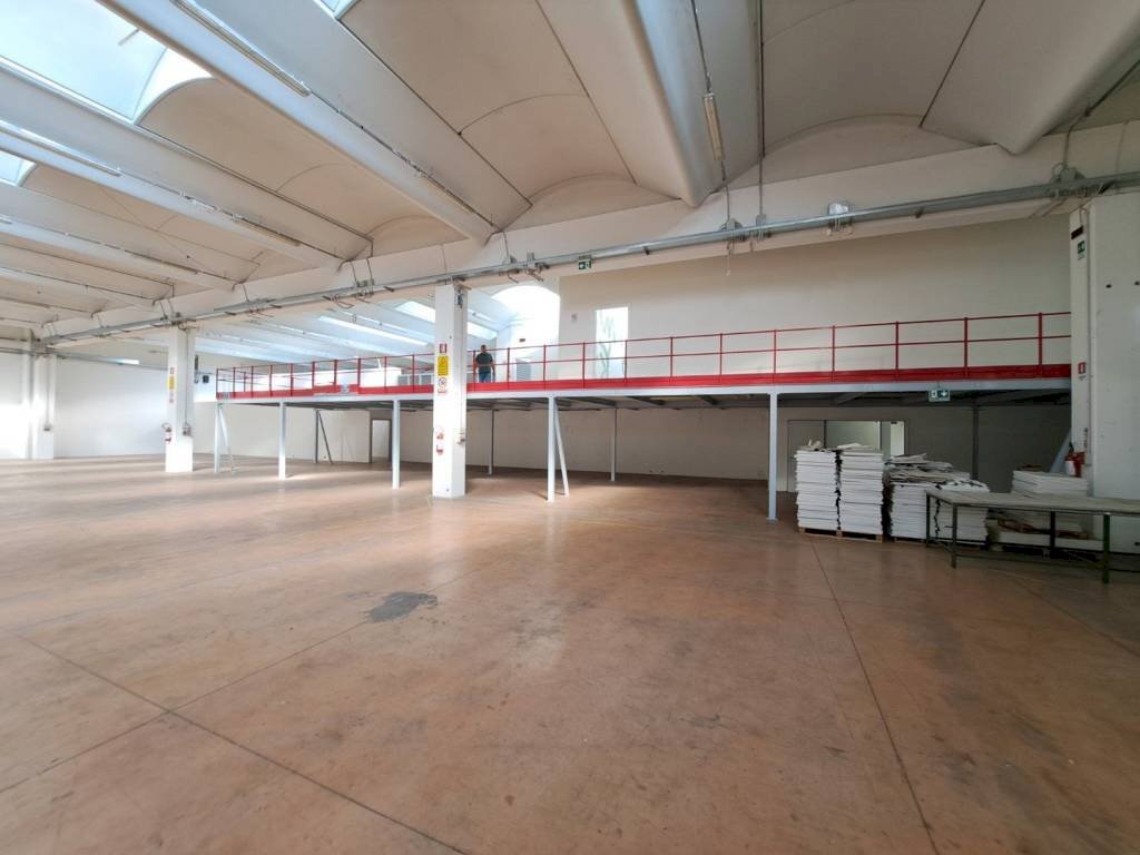 Interno non residenziale - Capannone via Priula, Nervesa della Battaglia - foto 2