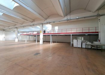 Interno non residenziale - Capannone via Priula, Nervesa della Battaglia - foto 2