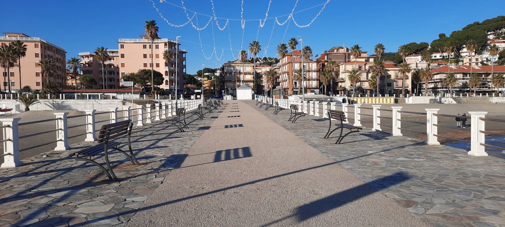 Three-room apartment viale Mazzini, Andora - photo 1