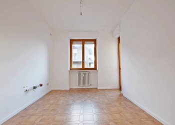 Stanza non arredata - Bilocale via Stefano Paolino, 2, Mondovì - foto 2