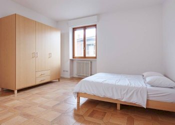 Camera da letto - Bilocale via Stefano Paolino, 2, Mondovì - foto 3