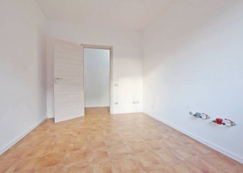 Stanza non arredata - Bilocale via Stefano Paolino, 2, Mondovì - foto 6