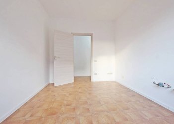 Stanza non arredata - Bilocale via Stefano Paolino, 2, Mondovì - foto 7