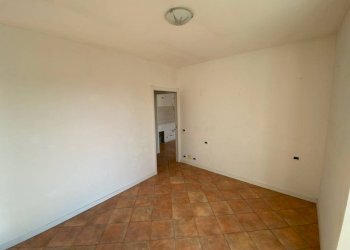 Camera da letto - Trilocale via Milano, 36, Biella - foto 11