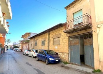 Casa indipendente Mondragone - foto 1