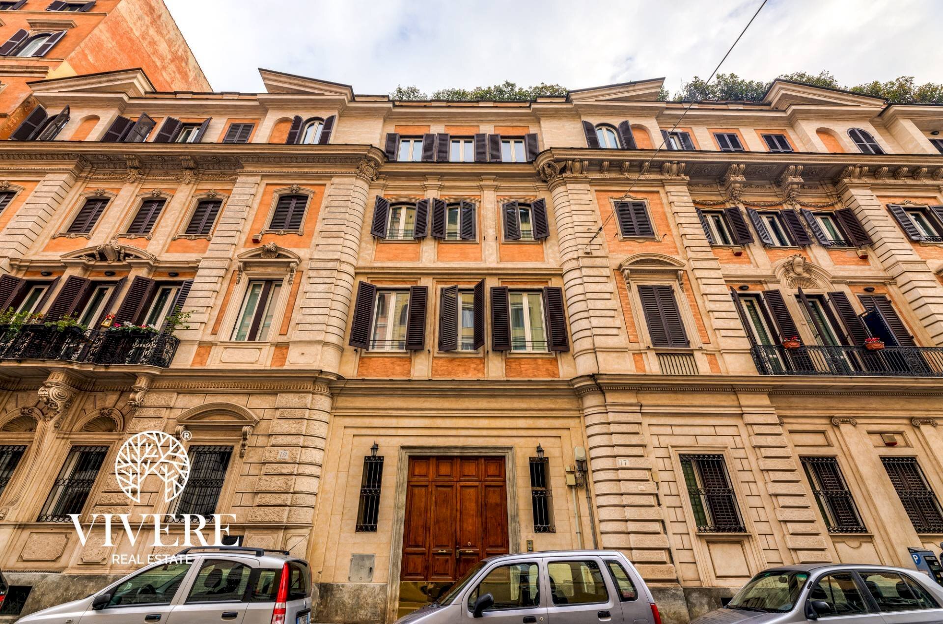 Three-room apartment Via Leopardi, Roma (neighborhood Esquilino) - photo 1