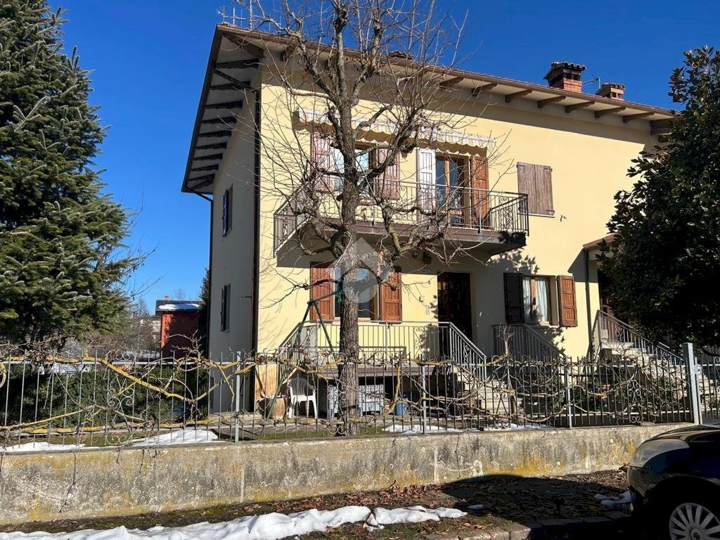 Four-room apartment Via Ferdinando Jacoli, Pavullo nel Frignano - photo 1