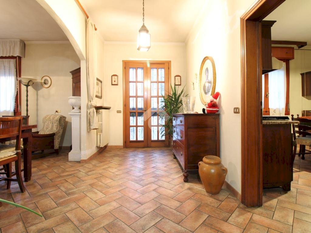 Villa Viale Radici in Monte, Sassuolo - foto 2