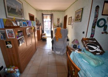 Stanza arredata - Casa indipendente via Alessandro Manzoni, Rocca d'Arazzo - foto 14