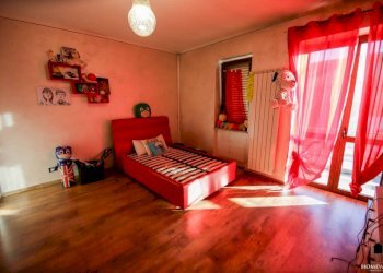 Camera da letto - Casa indipendente via 3 Marzo 1966, Chivasso - foto 25