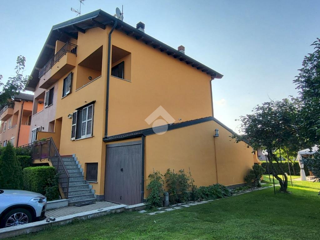 Portion of a house Via della Vandea, Robecco sul Naviglio - photo 1
