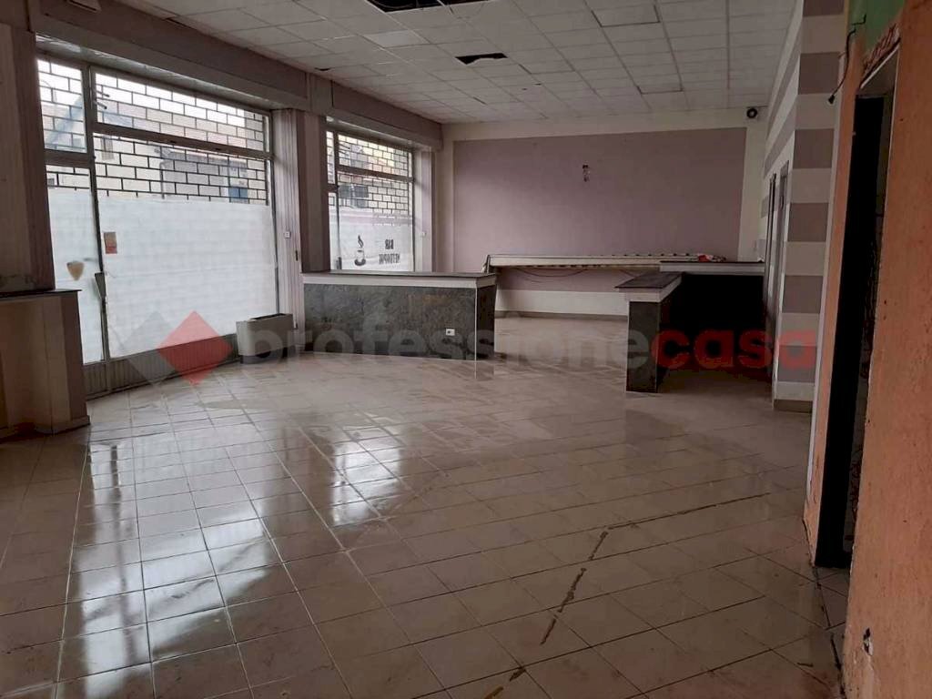 WhatsApp Image 2021-02-06 at 15.31.37(1).jpeg - Negozio via novara, Borgomanero - foto 1