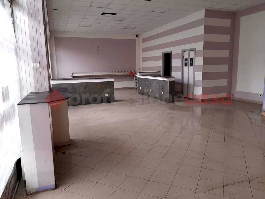 WhatsApp Image 2021-02-06 at 15.31.38.jpeg - Negozio via novara, Borgomanero - foto 3