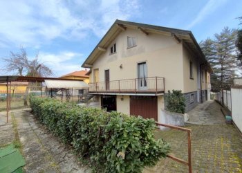 IMG_20230301_115652.jpg - Villa via generale chinotto, Arona - foto 1