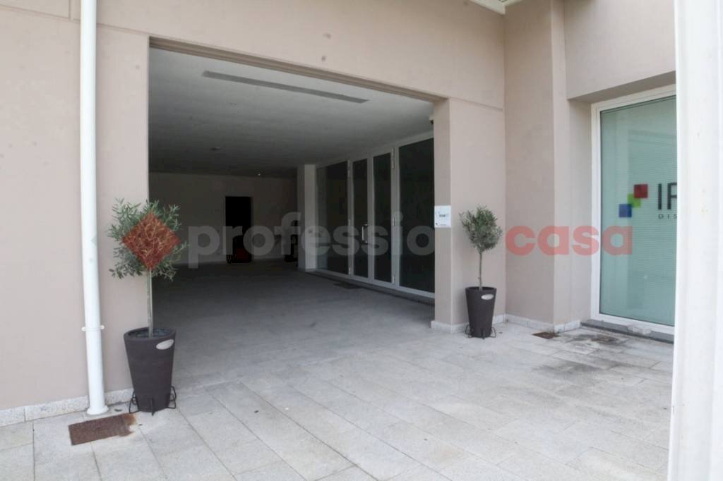 IMG_9929.JPG - Ufficio via vittorio Veneto, Arona - foto 1