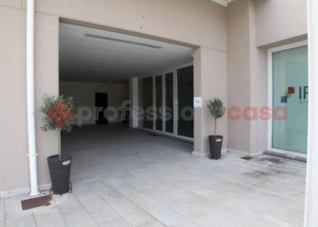 IMG_9929.JPG - Ufficio via vittorio Veneto, Arona - foto 1