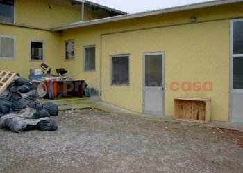 KIF_0701.JPG - Magazzino corso Garibaldi, Gattico-Veruno - foto 3