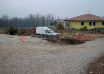 KIF_0702.JPG - Magazzino corso Garibaldi, Gattico-Veruno - foto 4