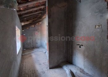 IMG_20240610_164151895_HDR.jpg - Trilocale via Glisente, Castelletto Sopra Ticino - foto 9