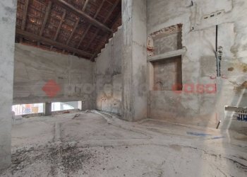 IMG_20240610_164248562_HDR.jpg - Trilocale via Glisente, Castelletto Sopra Ticino - foto 10