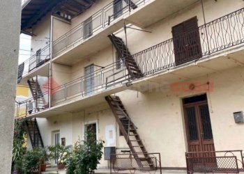 Facciata - Quadrilocale via manzoni, Borgomanero - foto 4