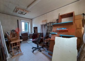 Stanza arredata - Casa indipendente via Crosa, Arona - foto 9