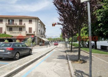 IMG_4322.JPG - Negozio via Matteotti, Arona - foto 1