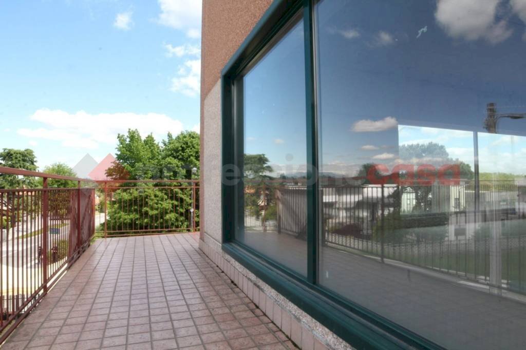 IMG_8508.JPG - Office via Iv novembre, Paruzzaro - photo 2