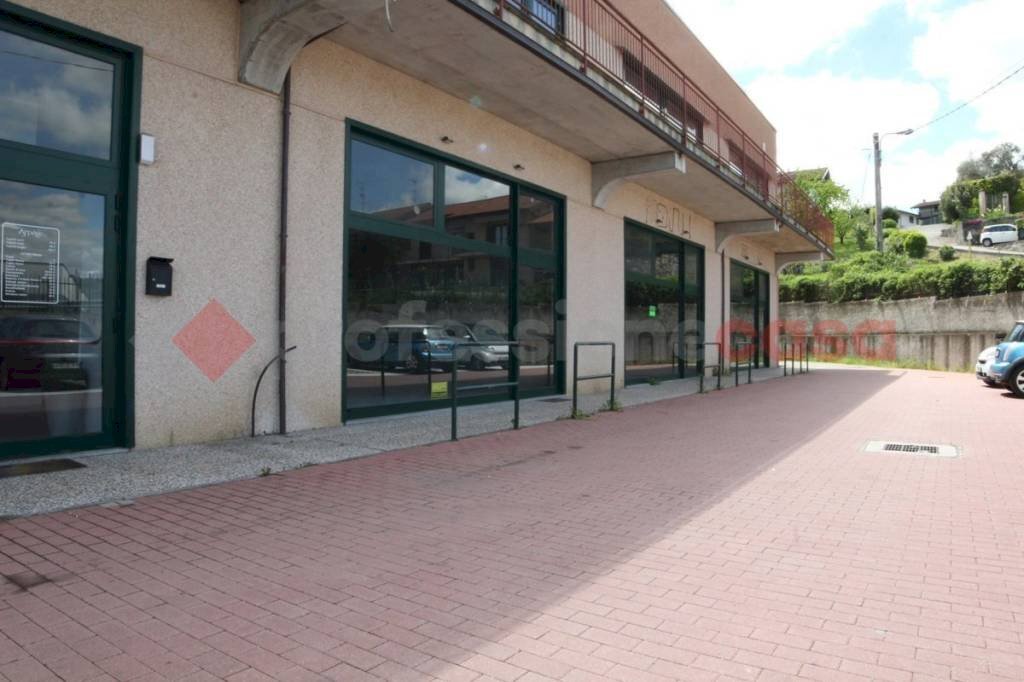 IMG_8531.JPG - Office via Iv novembre, Paruzzaro - photo 3